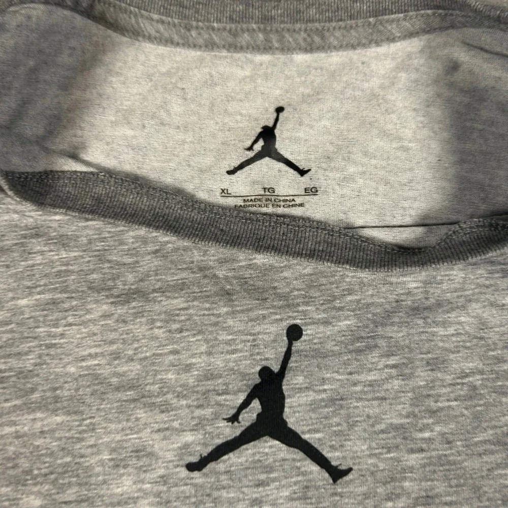 Jordan Dri-FIT Mens XL Gray Heathered Jumpman Air Graphic Short Sleeve T-Shirt